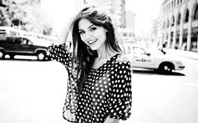 shashatini's tweet photo. Hello Victoria I sui fan of yours @VictoriaJustice http://t.co/NWRRLMBM3D