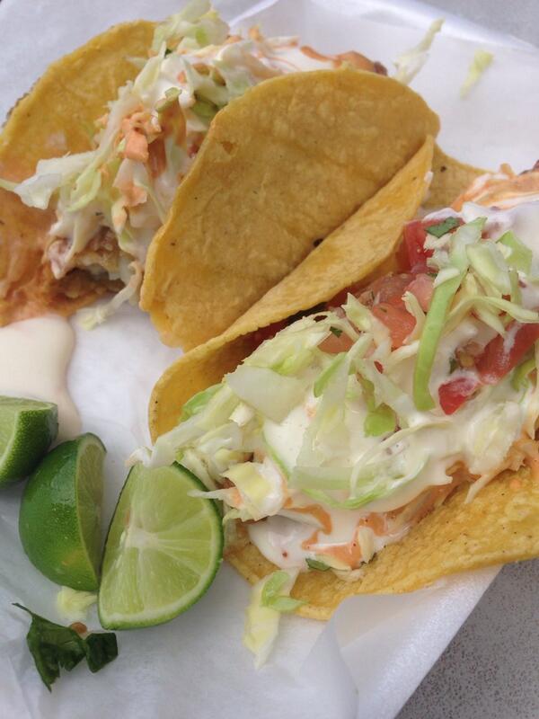 AnaLaJerezana's tweet photo. Some yummy tacos de pescado @PapaJuansFT http://t.co/0IJHl4rHHN