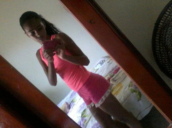 Lailla_Gessika's tweet photo. #Bououa_Tardee http://t.co/SeYwRPBCrw