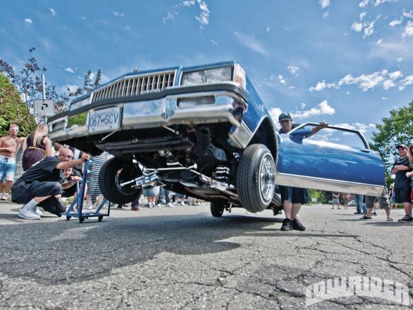 LowriderMag's tweet photo. Who's ready for the weekend?
http://t.co/v6g4KuCnKP http://t.co/sqJUMxtlRe