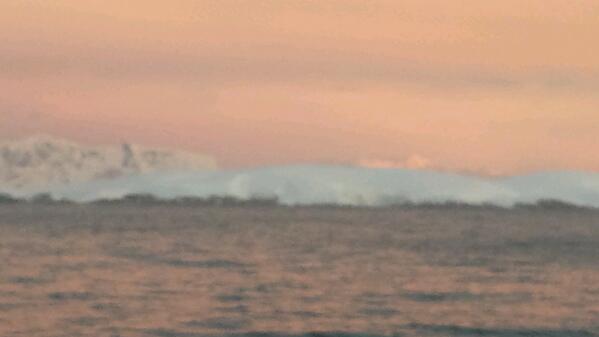 The evenings on the deck were magical <a href="/sydneydxb/">Sydney Atkins 😷</a> @modernonantarctica