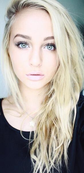 HotNSFWPics's tweet photo. Blonde Teenie Beauty - http://t.co/bKKJxC4p1N http://t.co/VS8LwOnqUB