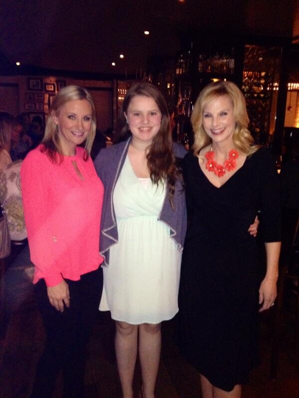 stephanylfisher's tweet image. Friday night dinner with my love @RicFish and these fabulous chicks @lucycaroline910 &amp;amp; @jennifermayerle