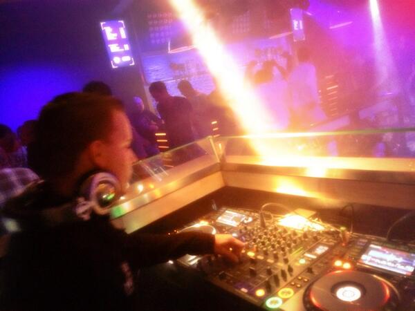 Xardio's tweet image. It's the B-day Boy himselfs @DJOnly himself behind the desks @EpicTilburg