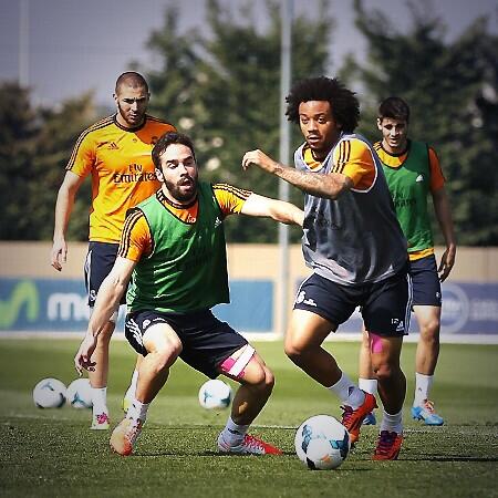 MarceloM12's tweet photo. Entrenando duro para domingo !!! #HalaMadrid http://t.co/xnV4BEzv3D