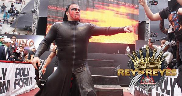 luchalibreaaa's tweet image. La voz del Asesino de la Luz Roja

#ReyDeReyes =&amp;gt; bit.ly/1oH8bN3