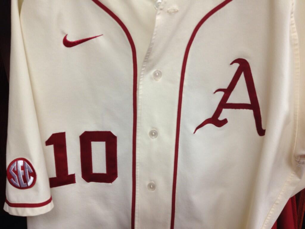 Arkansas Baseball on X: Arkansas combined two uniform design concepts  we've seen a lot lately, the cream color and throwbacks, and knocked it out  of the park with this jersey. Our 𝙎𝙐𝙉𝘿𝘼𝙔