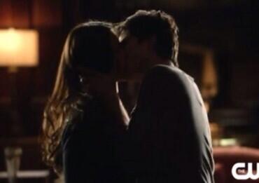 _marty93_'s tweet photo. E: i love you
D: than stop loving me.
E: I CAN'T!!! 😍😍❤️ 
#TheVampireDiaries #Delena #telefilmaddicted http://t.co/JD7cOUlqp8