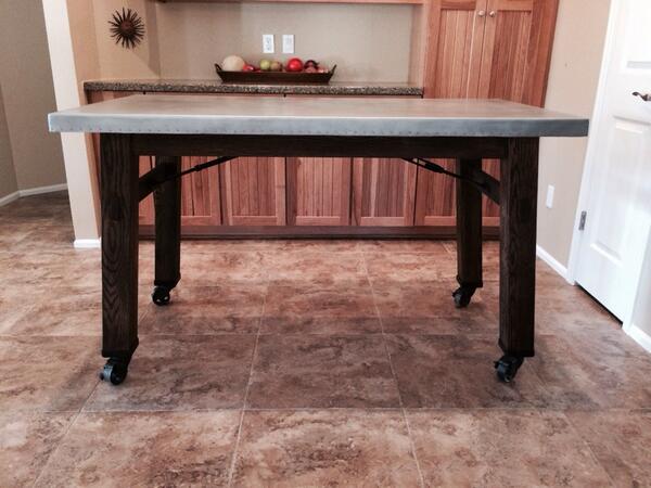 Dac57A's tweet photo. My son made a cool table. http://t.co/xyOmH1Sa3d