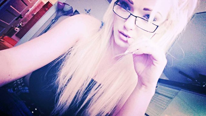 #FriskyFriday #GirlWithGlasses #ZoeyPaige http://t.co/b1vHicqLXg<a href="/tag/friskyfriday"class="tags">#FriskyFriday</a><a href="/tag/girlwithglasses"class="tags">#GirlWithGlasses</a><a href="/tag/zoeypaige"class="tags">#ZoeyPaige</a>