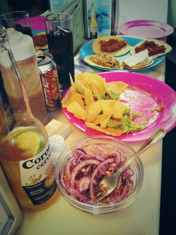 flyrema's tweet photo. Viva México wey!!! #taqueriamiciudad @demaizpalomitas http://t.co/j2dlGGMjzT