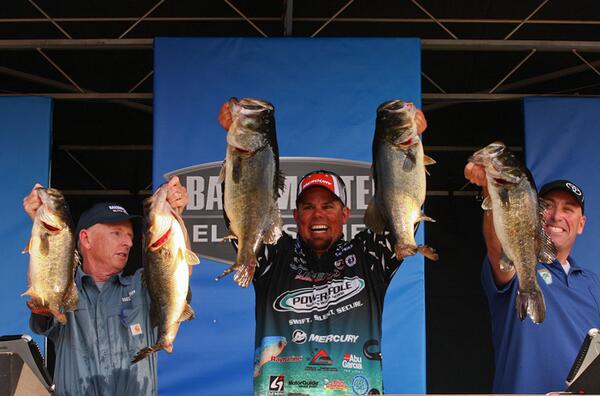 bassmaster's tweet photo. What a bag! @ChrisLaneFish took the lead today with a 37-9 sack! #bassmaster http://t.co/oIHIUqbnn8 http://t.co/oo6g80pqdM