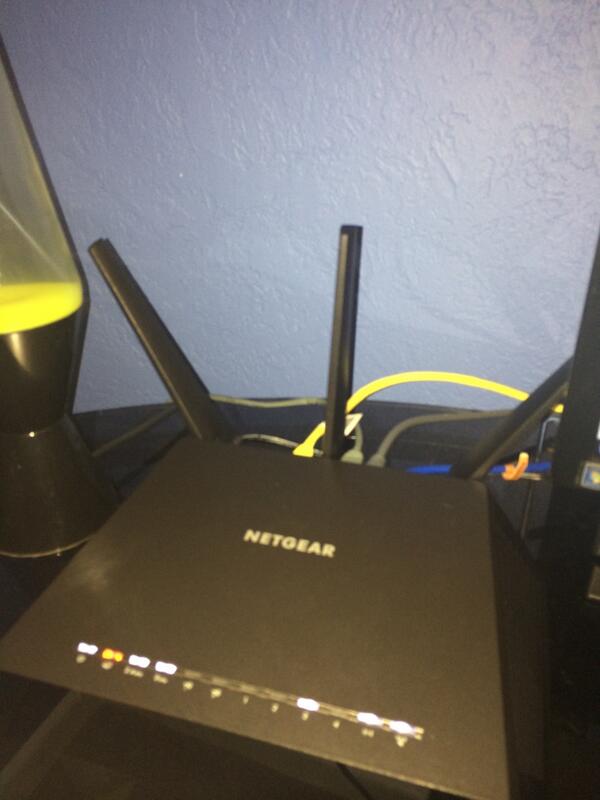 Siickko's tweet image. alien spaceship