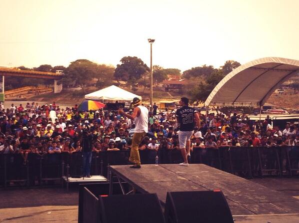 RevolverCasa's tweet photo. Tercer ańo consecutivo mil y mil gracias Puerto Gaitan, festival de verano Manacacias 2014!!! http://t.co/WOIZOByYWM