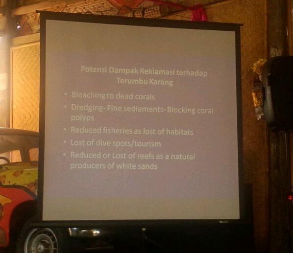 Dampak reklamasi pd terumbu karang: terumbu karang mati, pasir putih hilang, ikan berkurang krn habitat hilang.