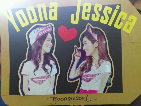 Yoongsoshi's tweet photo. @YoonSicShiDae From YoonsicSoul Vietnam http://t.co/lgwOGAKU5z