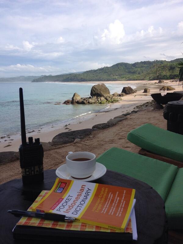 healeysurf's tweet photo. Doing some office work at @Nihiwatu #HealeyWaterOps http://t.co/EFGL0uNje6
