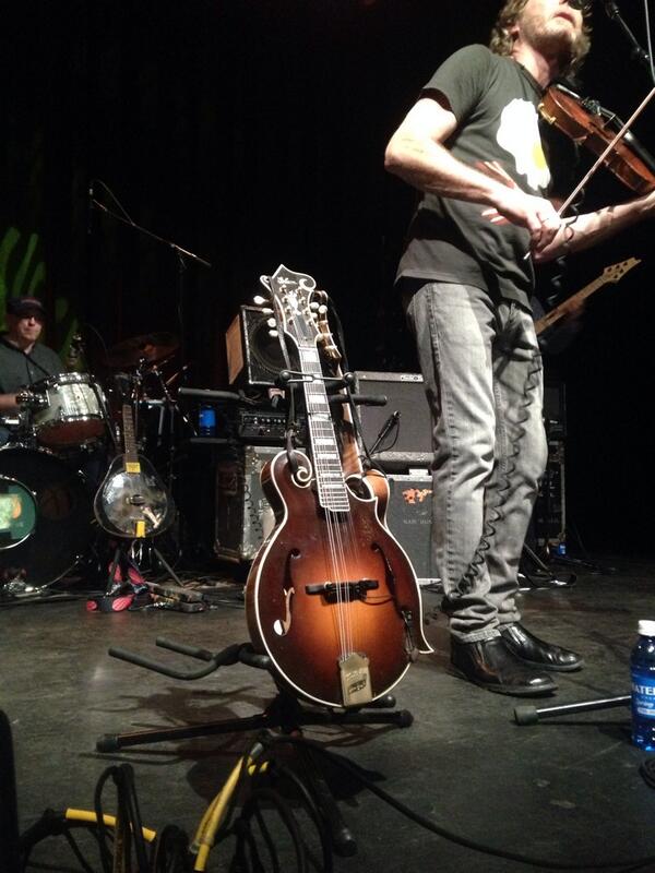 JamGrass_net's tweet photo. Being @sam_bush's backup F5 = being Tom Brady's backup http://t.co/zjGQqDlcs9