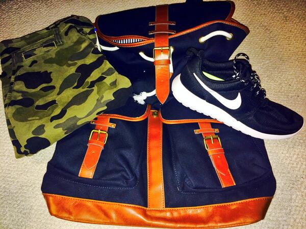 Christayynn's tweet image. My pickups for today. #PackPack #RosheRun #CamoPants