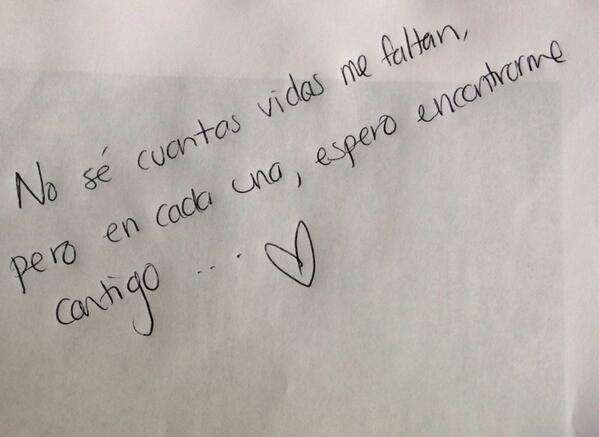 LAURAGII's tweet photo. Y si... Ando romántica 😏 http://t.co/3ujSm99mKD