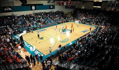 darrenrovell's tweet photo. Picture of Coastal Carolina's home arena/gym http://t.co/pqNnAbTloz
