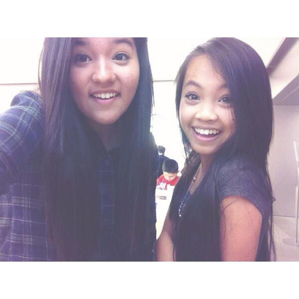 keypercrewaz_'s tweet image. yay! finally got the bestie to became a Keyper! she also follows him on twitter! @keypercrew @collinskey