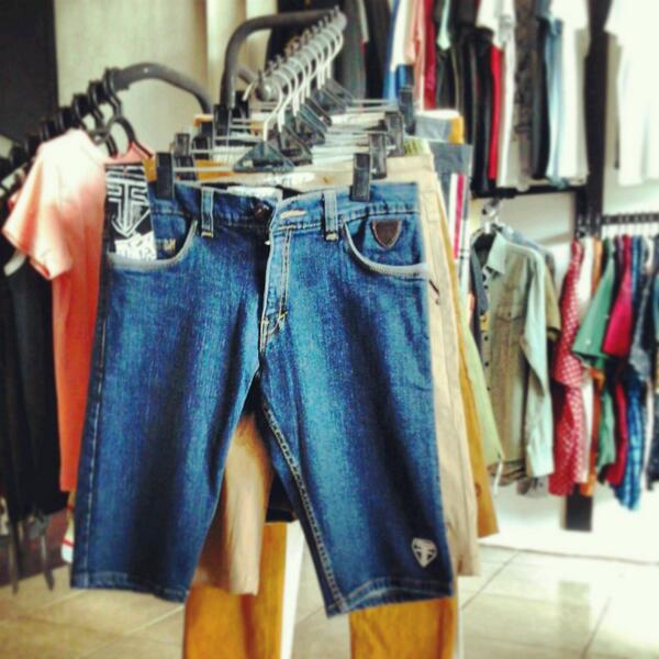 NewPchjeans IDR 300K limetedstuff check <a href="/GriffinBali/">Griffin™</a> ztore kediri tuban no.100