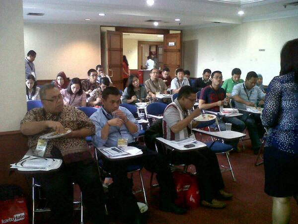 IndoIps's tweet image. Bercengkrama pada saat istirahat makan siang dan masih semangat utk mengikuti acara #IPStraining