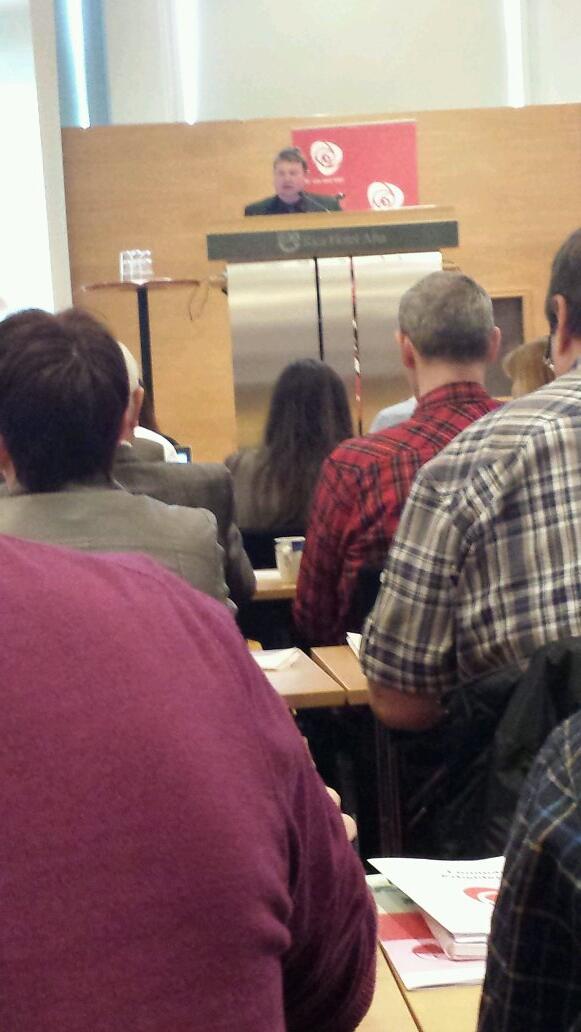 auf_hammerfest's tweet photo. Hilsningstale fra Sverige av Jerry Johanson. #FAP14 http://t.co/TMiHFbQEqo