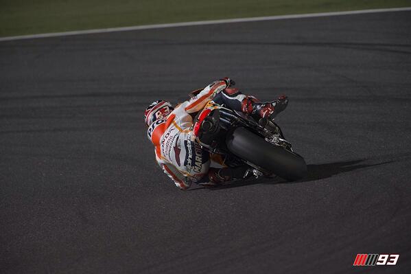 marcmarquez93's tweet photo. Esta foto me gusta 😉 Esperemos que el tiempo nos deje rodar! / I like this pic.I hope the weather change for tonight! http://t.co/KOw5Yb7IEa