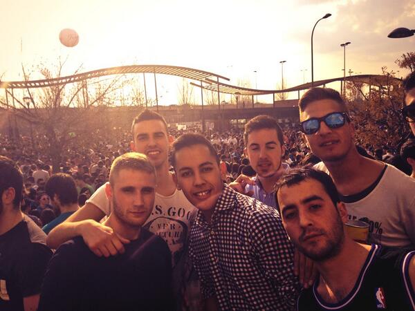 MafuconM's tweet photo. #FiestaDeLaPrimaveraGranada2014 http://t.co/XAZfgyOwOt