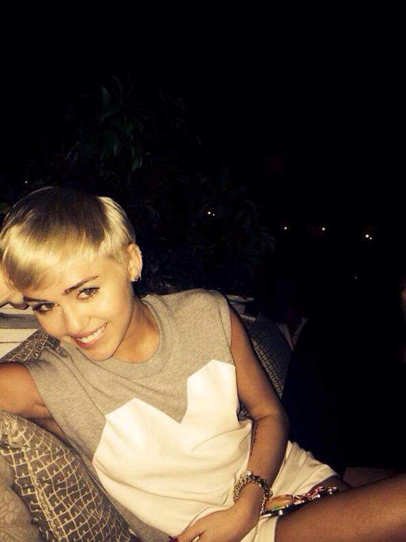 Itswrecking's tweet photo. #FuckyeahMiami 🚀🌈 Maison Martin Margiela (8 hours ago) http://t.co/GOwS118DGO