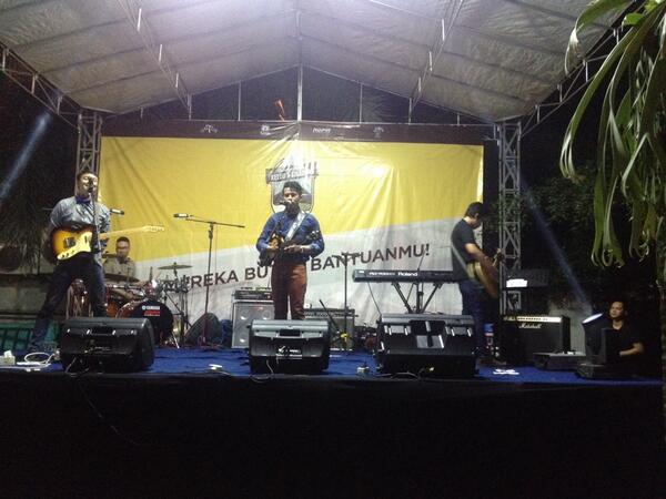 Yeayyyy!!!!! Last performance..... <a href="/TheBanery/">The Banery</a> so happy :) #gerakanuntuk