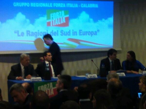 CalabriaxSilvio's tweet photo. #leragionidelsudineuropa @forza_italia http://t.co/t176IMUUFR