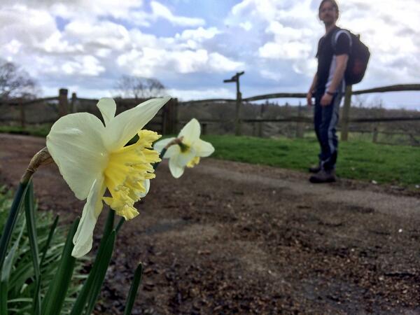WeekendWalkers's tweet photo. Spring time walking. @neel_mistry http://t.co/TuS2HHQS4F