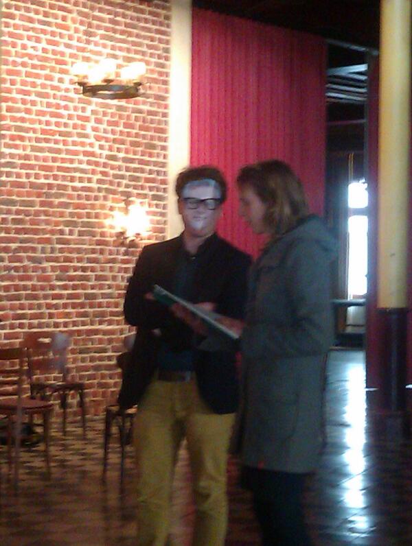 msaraswati's tweet image. Voorstelling jongerenrapport vlaamse regering door @jonggroen.kris peeters krijgt veel buisvakken #stemjong