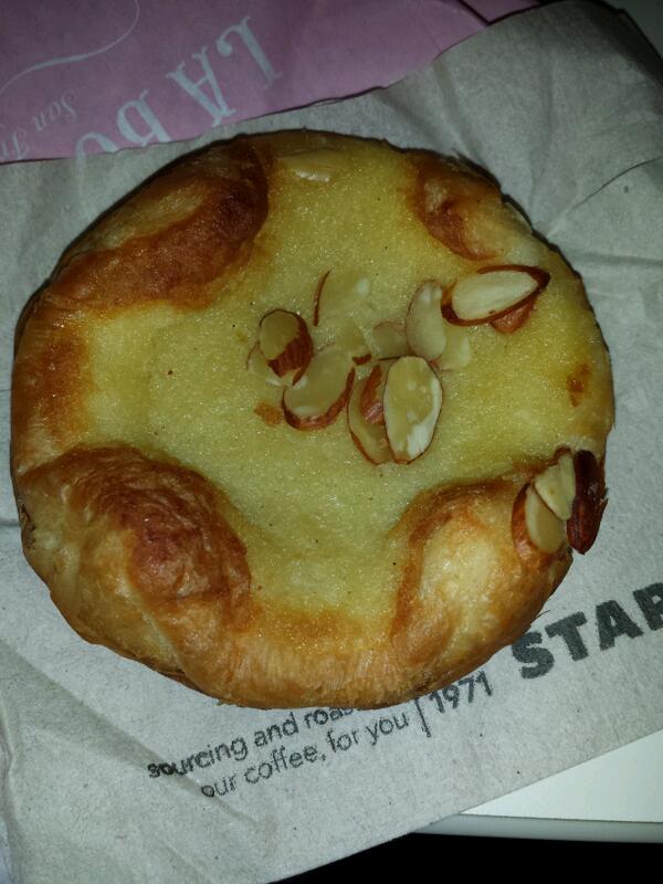 LisaSparxx's tweet photo. Just went to @Starbucks and my almond croissant looks a little sad. Where are the almonds? http://t.co/3p9ZYTBVPX