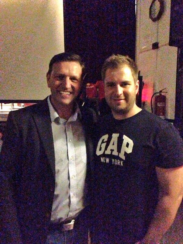 tim1601_tim's tweet photo. With #leesharp ... Seemed confused when I asked if he preferred football or presenting fun house @SignCraft_UK http://t.co/8Y8qdAvCaV