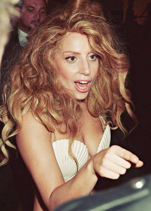 GagaSiwar's tweet photo. Seashell bikini http://t.co/pWHKlXC4oK