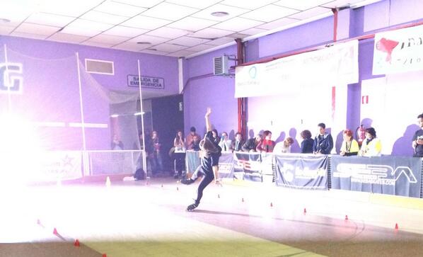 SlalomSeries's tweet photo. Es el turno de que las chicas derrapen! #FreestyleSlalom #BattleAlbacete2014 @PATINALBA @wsseries http://t.co/SNLR8cDIGR