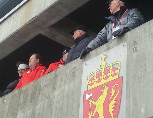 olavht's tweet photo. The king is here, getting ready to watch the real king, Ole Einar Bjørndalen #kollenfinale #biathlon #YRRproject http://t.co/bTrQwOAsnY