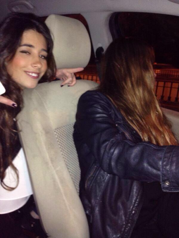 Patialvarez1's tweet photo. “@SonsolesGlezAda: Estrenando coche por madrid con la mejor @Patialvarez1 http://t.co/2IYWCQUYfF” ueueueeee jajaja que tqqq