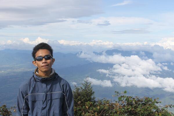 XIA3_SOJI's tweet photo. Mantep bro!"@alex_betabeti: at cikuray http://t.co/YT69eSMxp5"