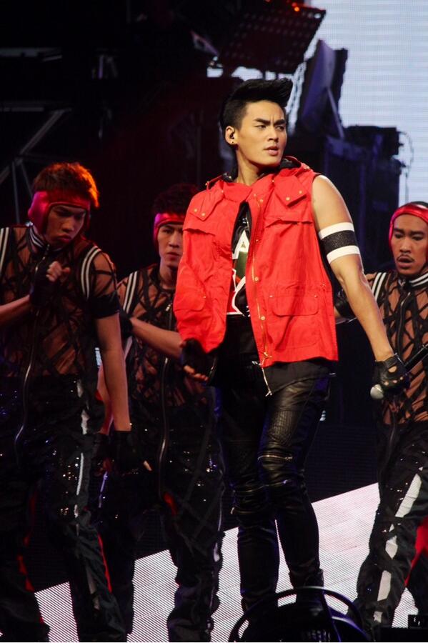 Mommy_Nokky's tweet photo. @Hunz_IPH อีกรูป เท่จังเธอ ชอบอ่ะ!!! http://t.co/2o6wqDpe3u