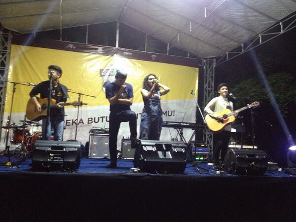 YEAYYYYY!!!!!!! It's time for @sayHiVi :):):) #gerakanuntuk