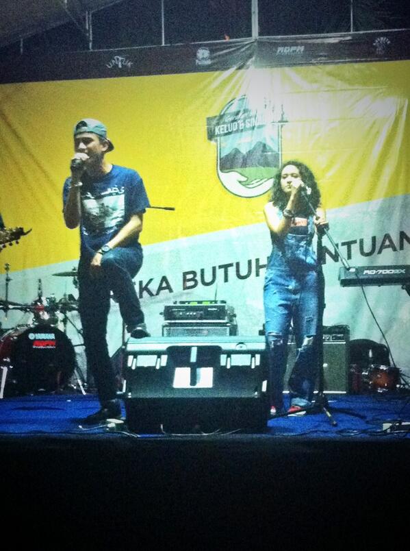 <a href="/IlhamAditama/">Ilham Aditama</a> &amp; <a href="/deaazkadi/">Dalila Azkadiputri</a> di lagu "Orang Ke 3", <a href="/GerakanUntuk/">Gerakan Untuk</a> Kelud &amp; Sinabung.