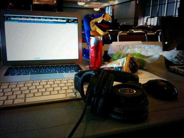 oscarito_us's tweet photo. At the @HackerBowl with some swag from @hostgator and @redbull #hackathon http://t.co/7f1bIuKkX9