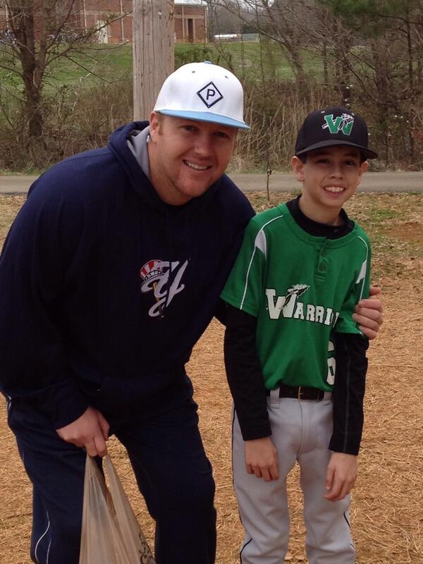 jacoxjr's tweet photo. Met #formeryellowjacketgreat @Luke_Murton at Jack's baseball tournament. http://t.co/EP5vOhyB24