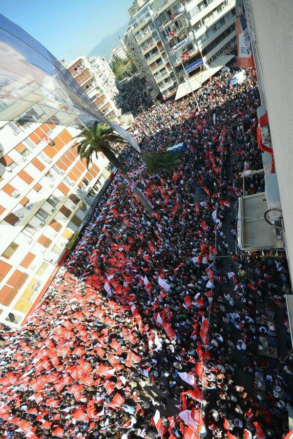 Miting kalabalığının görünmeyen yüzü: Ali Çetinkaya Bulvarı