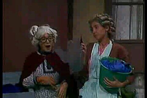 florinda_mezza's tweet photo. Ele lavou a cafeteira e espremeu com os Roletes.. http://t.co/mT1YsvAAkp